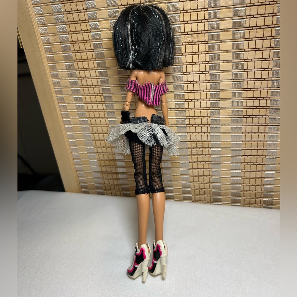 Cleo De Nile Monster High Fashion Doll - Picture 6 of 13